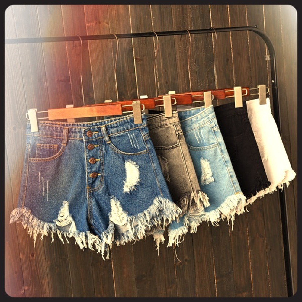 Who wears short shorts?!